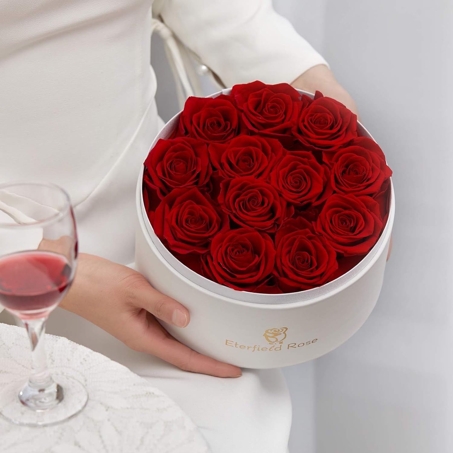 12 Preserved Rose in a Box Real Roses That Last a Year Preserved Flowers for Delivery Prime Gift for Her Valentines Day Mother Day (Red Roses, round White PU Leather Box)